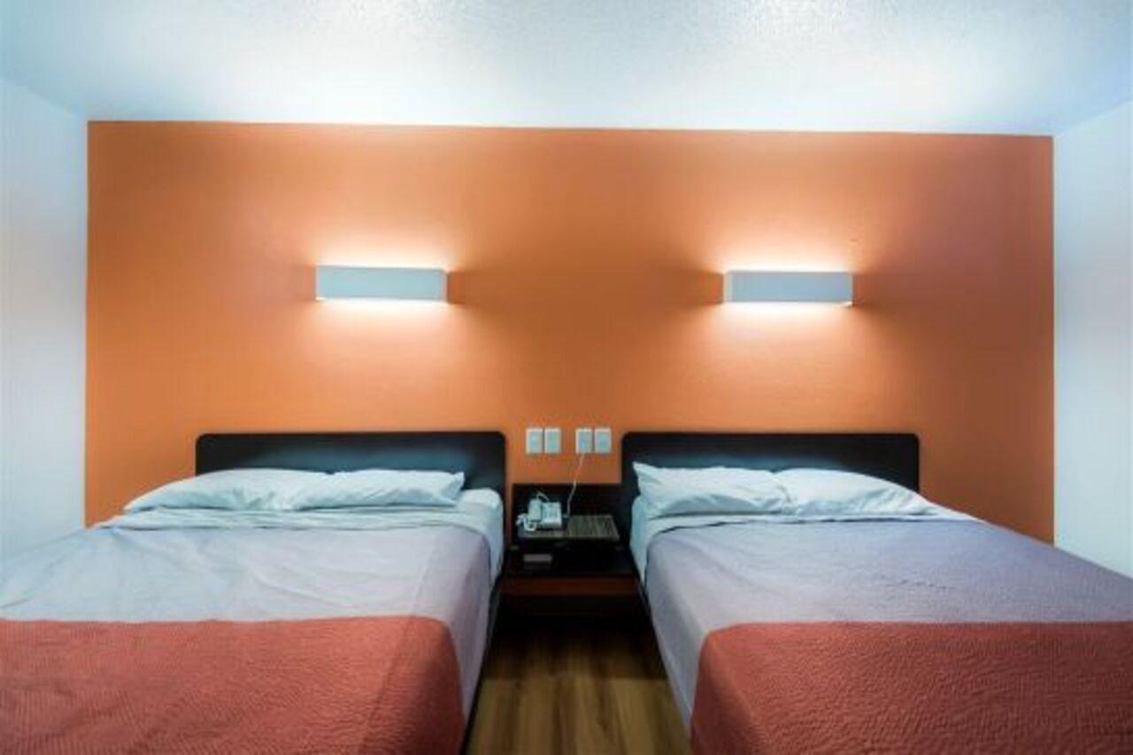 Red Roof Inn Финдли Екстериор снимка